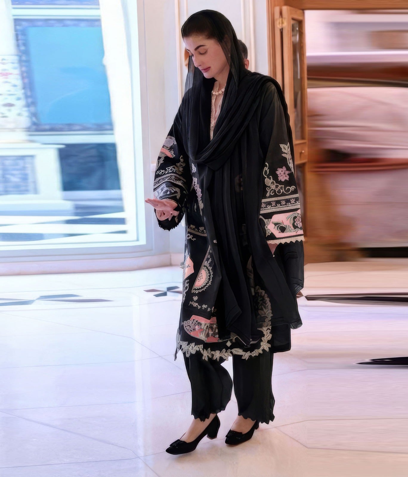Ethnic 3PC  lawn  ( Maryam Nawaz)